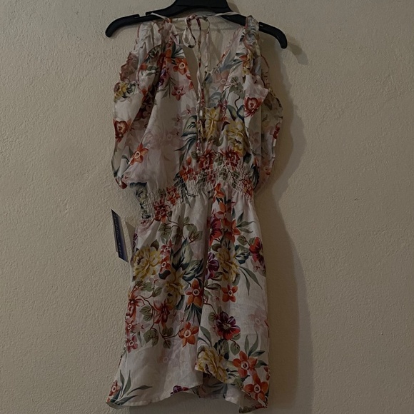 Isabella Rose Floral Top size s - Picture 3 of 5